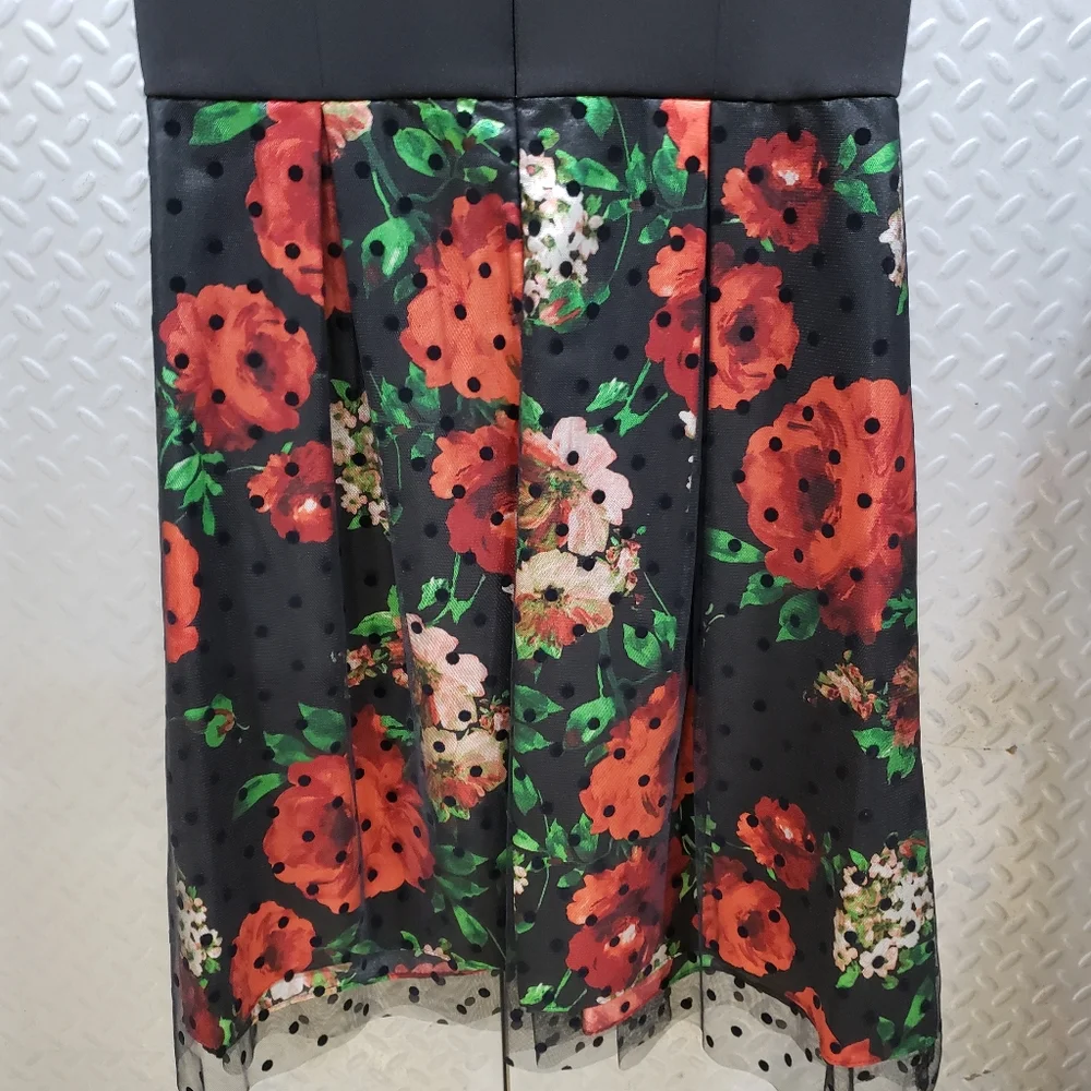 NWoT SD COLLECTION beauty netting overlay black / daring red floral (12) - Picture 5 of 13